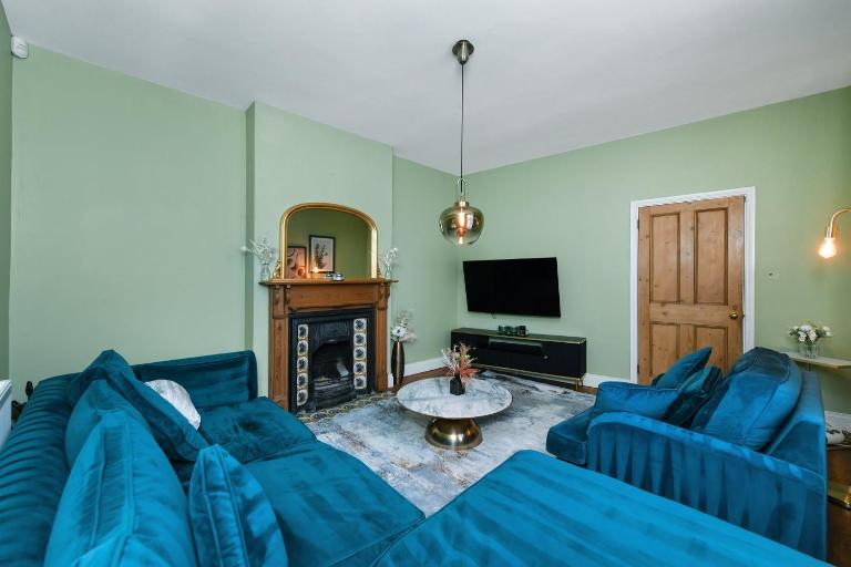 Convenient 3-Bed Near Bingham Station & Town Centre - Chambres d'hôtes Bingham