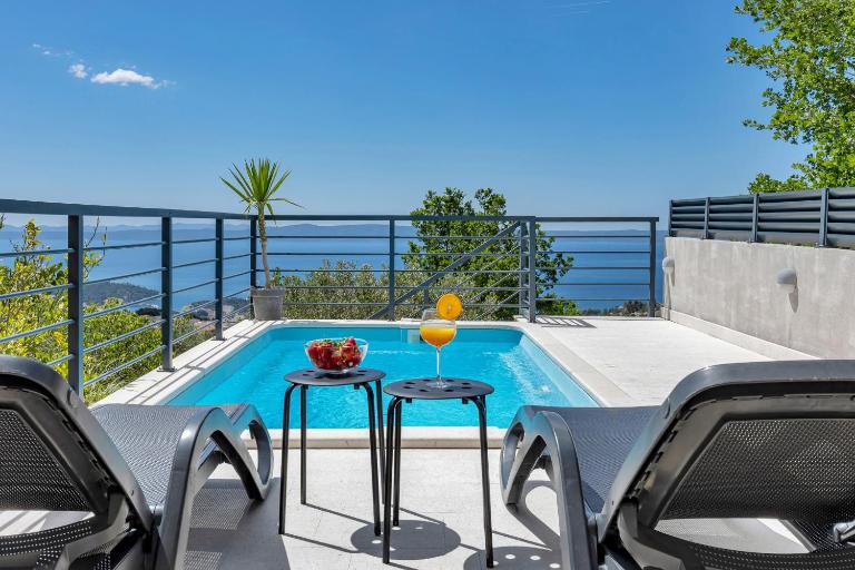 Marina - Holiday Home with Sea View - Ferienwohnung Makarska