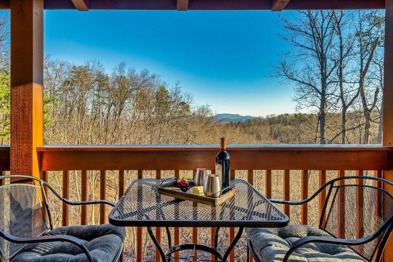 Total Privacy + Stunning Views in Smoky Mountains! - B&B Sevierville