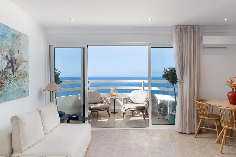 Lighthouse - Exclusive Sea view 180º, pool, parking - B&B Portimão