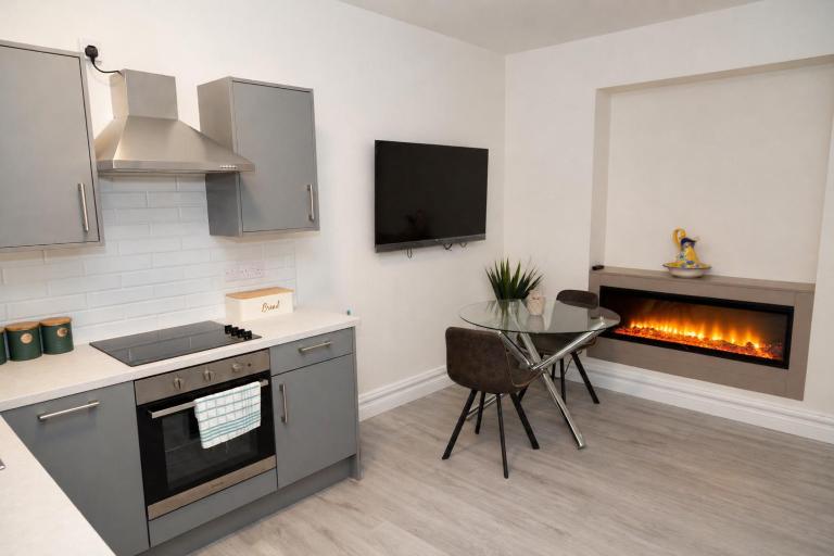 Unit 1 Island View Apartments - Town Centre Walk To Everything - Bed and Breakfast Cobh