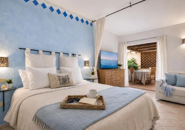 La Piccola Perla - Suite with Terrace and Pool - B&B Baja Sardinia