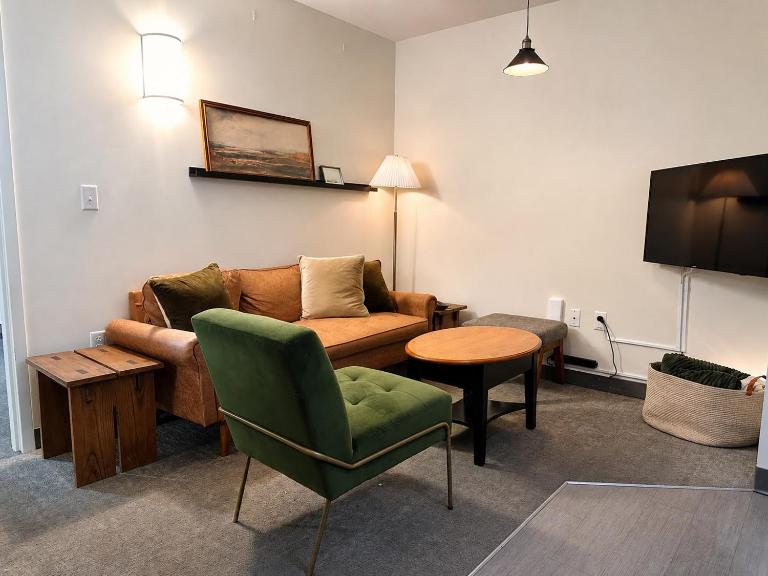 Cream City Industrial Loft Near Fiserv with Parking - Suite 4 - Sleeps 8 - B&B Milwaukee