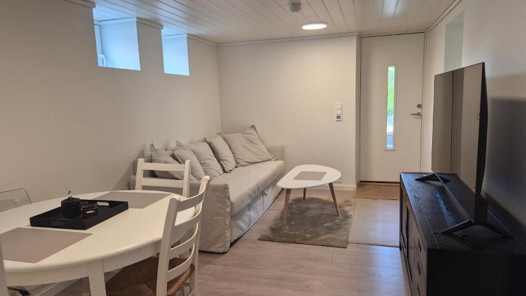 EG Apartment, Walk to Hospital & City - B&B Kristiansand