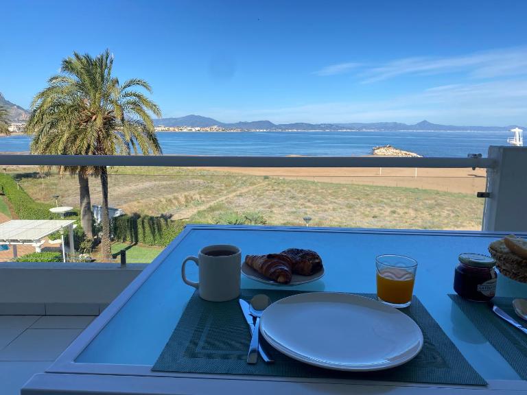 Excepcional vista al mar y piscina - Ferienwohnung Denia