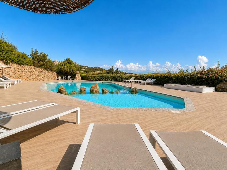 Porto Cervo Marina Three-Bedroom House with Pool - B&B Porto Cervo