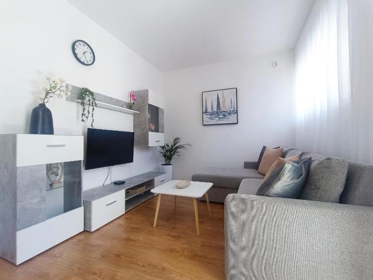 Zara Central Apartment - Old Town & balcony - Bed and Breakfast Zadar