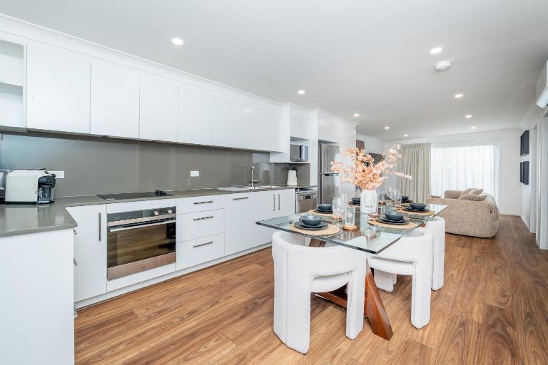 Stylish Pet-Friendly Retreat Near Acer Arena & Olympic Park - B&B Sydney