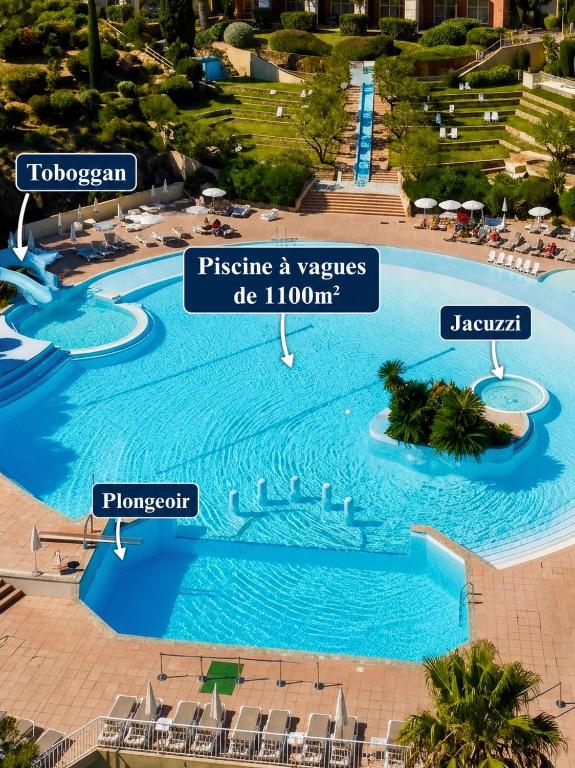 CAP ESTÉREL Famille - Multisports- Appartement 4 personnes en Rez de Jardin - vue Mer -Terrasse -Parking - - B&B Saint-Raphaël