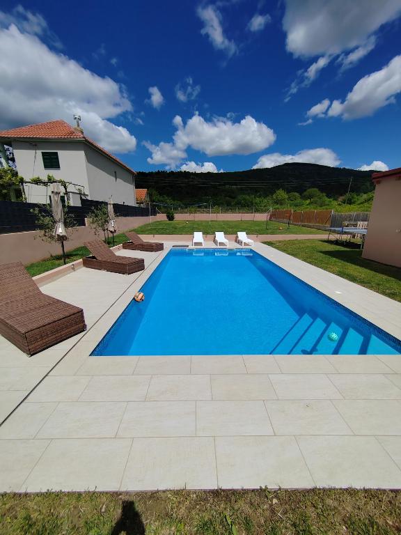 Villa Hirundinidae - Ferienwohnung Gornji Muć