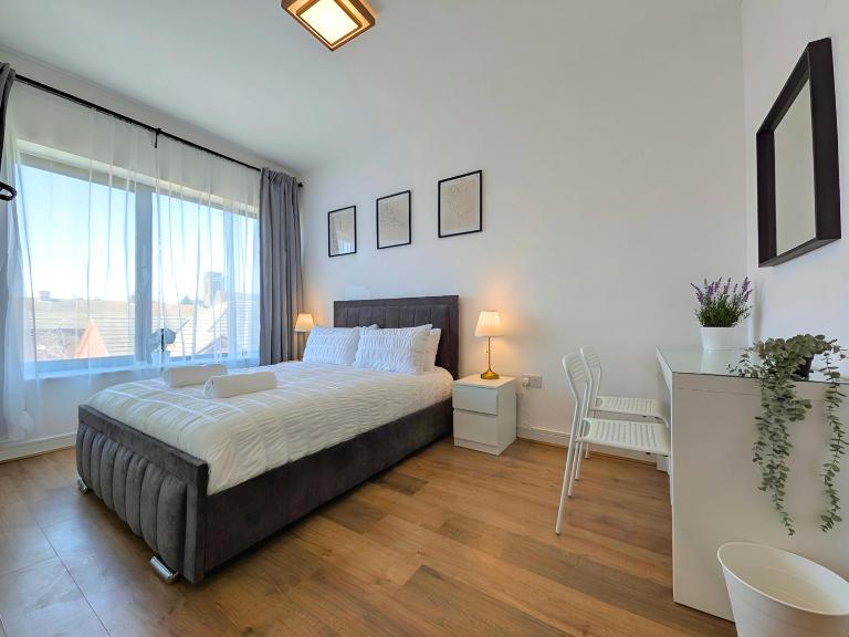 Stylish Rooms Near Airport & City Centre Parking - B&B Liverpool