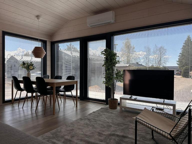 Stunning, modern mini-home 5 miles from the airport! - B&B Kempele
