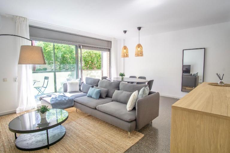 StayVNG Bright & Modern 2bd 214 Centre Vilanova - B&B Vilanova i la Geltrú