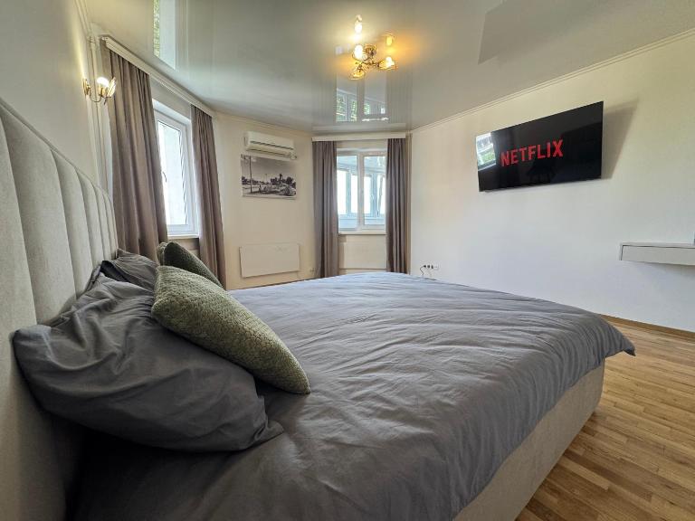 Stefan cel Mare Panoramic City View 1BR Chisinau Center - Ferienwohnung Chişinău