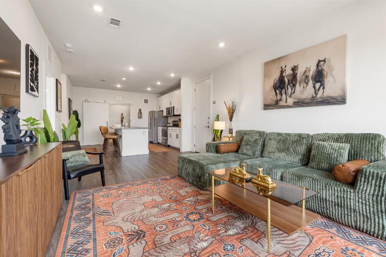 1BR Retreat w Resort Pool Stylish SAI 7205 - B&B Austin