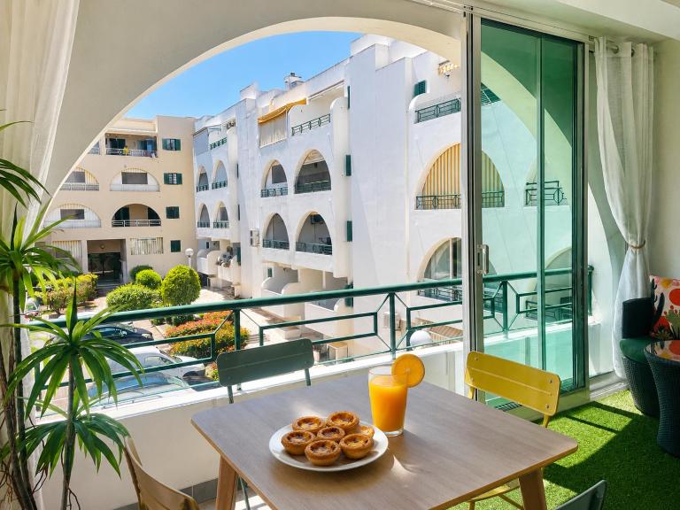 Casa Serenity by Calyferias Salgados - Bed and Breakfast Guia