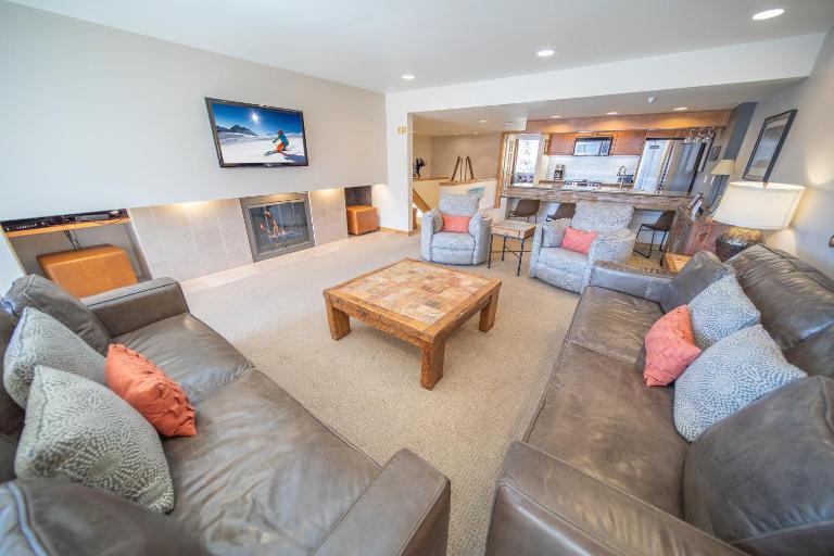 Saints John 2547 by SummitCove Lodging in Colorado - B&B Keystone