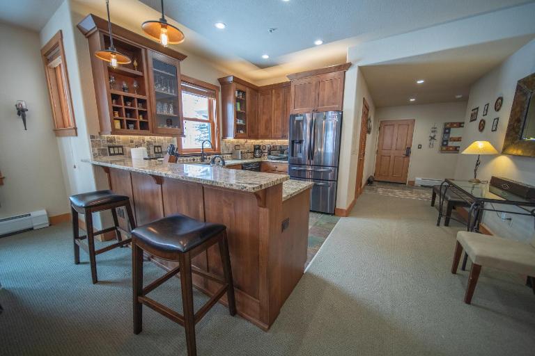 Red Hawk Townhomes 2333 by SummitCove Lodging in Colorado - B&B Keystone
