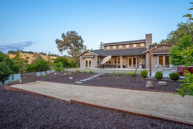 Luxurious, Modern Farmhouse in Wine Country - B&B Atascadero