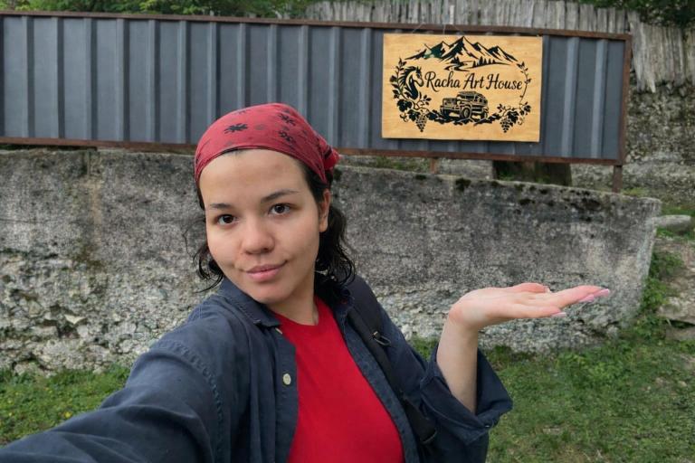 Racha Art House - Bed and Breakfast P’irveli T’ola
