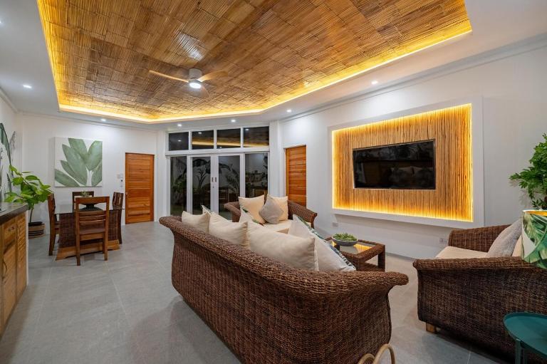 Modern, private 3-bed house in the heart of Dauin - B&B Dauin