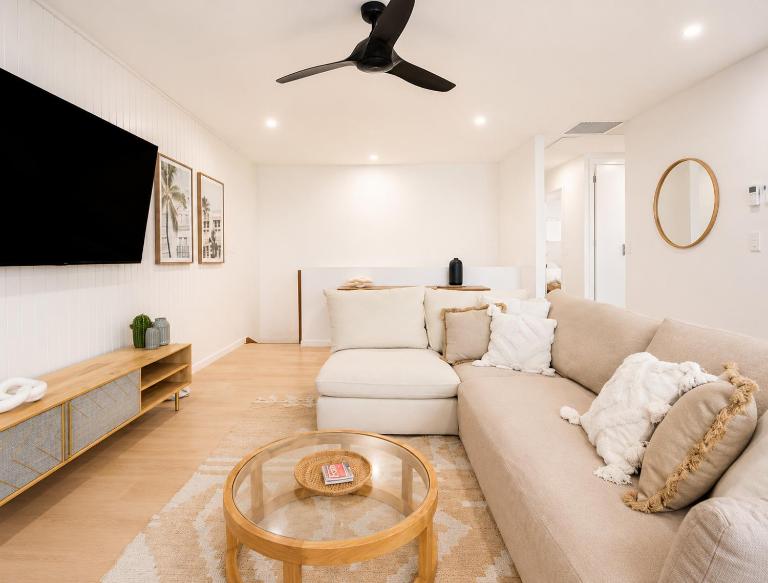 Verney Street Beachside Residence - B&B Caloundra