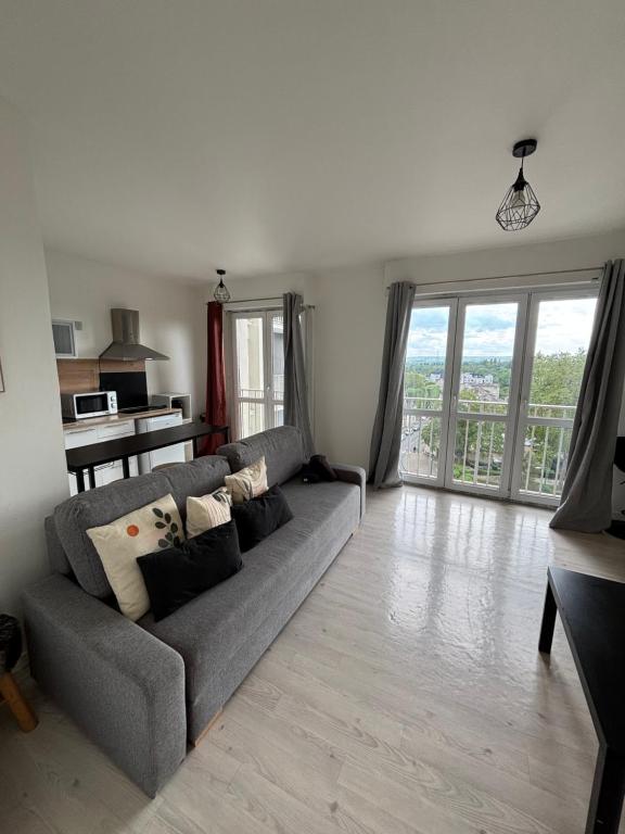 Grand studio lumineux proche gare - Bed and Breakfast Saint-Ouen-l'Aumône