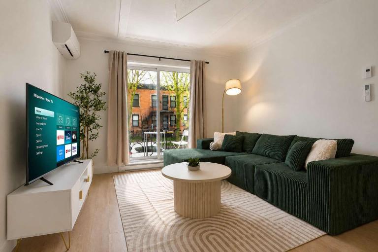3BR Well-located Apartment Parking & AC U5 - Bed and Breakfast Québec