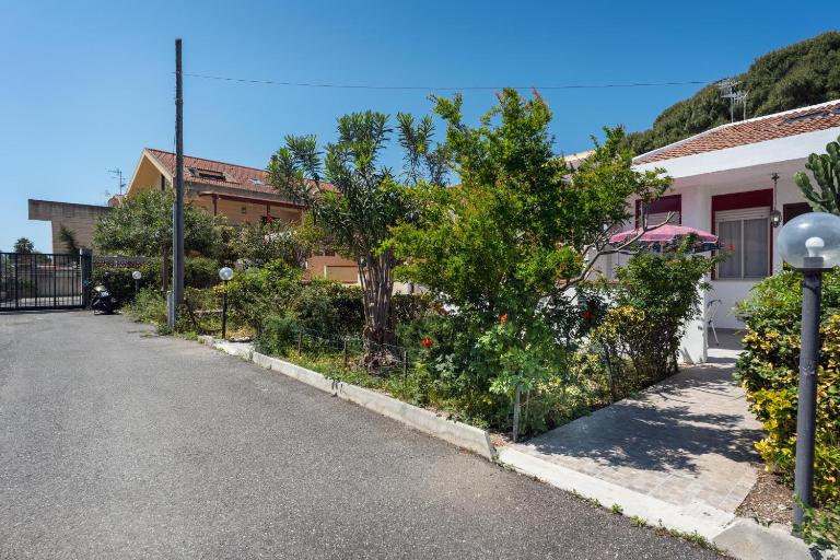 GuestHost - Comfy Flat x6 near the Sea! - Ferienwohnung Messina
