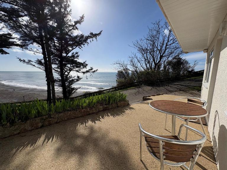 Sea Breeze - Mount Brioni - B&B Downderry