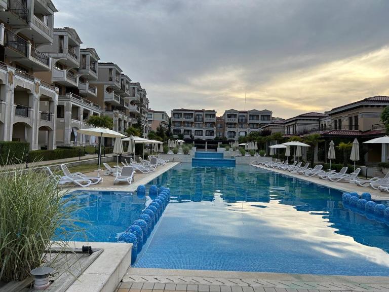 Студио Комфорт, Green Life Beach Resort,Смокиня,Созопол,1-ва линия море - Bed and Breakfast Sozopol