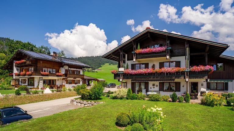 Gästehäuser Schwemmbauer - Ferienwohnung Reit im Winkl
