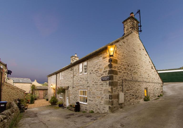 West end cottage and shippon - B&B Eyam