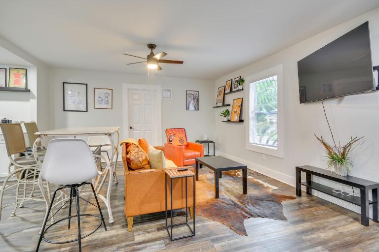 Great for Groups! Greensboro Getaway, 1 Mi to Dtwn - B&B Greensboro