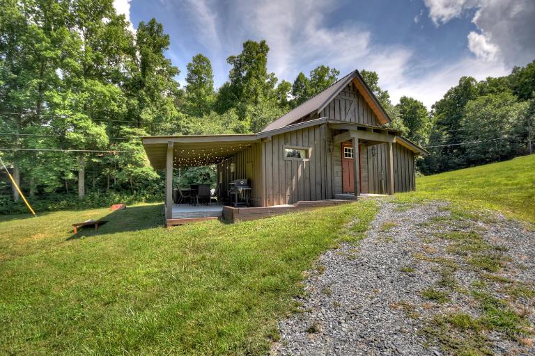 The Barn - B&B Blue Ridge