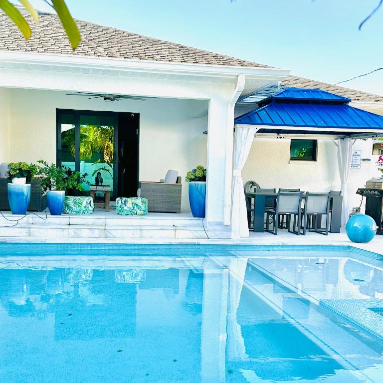 Acqua Atelier by Vanderbilt Beach - B&B Naples
