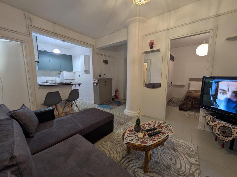 Evros Stay - Modern 2 Bedroom Ground Floor Suite - B&B Alexandroupoli