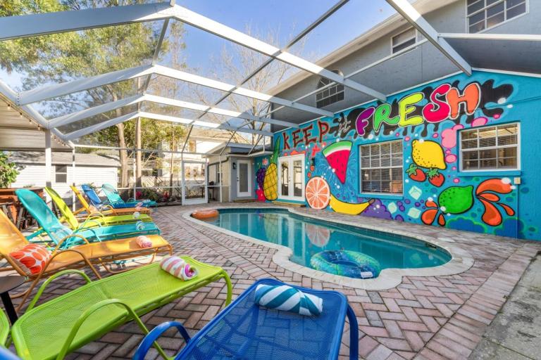 Sleeps 25 • Heated Pool• In+Outdoor Games •Theater - Ferienwohnung Tampa