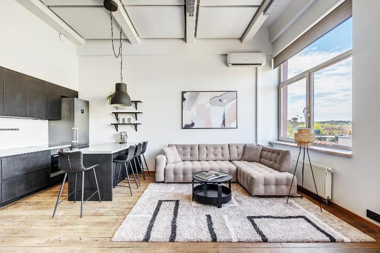 Spacious Loft 6 Guests - AC, 54 - B&B Vilnius