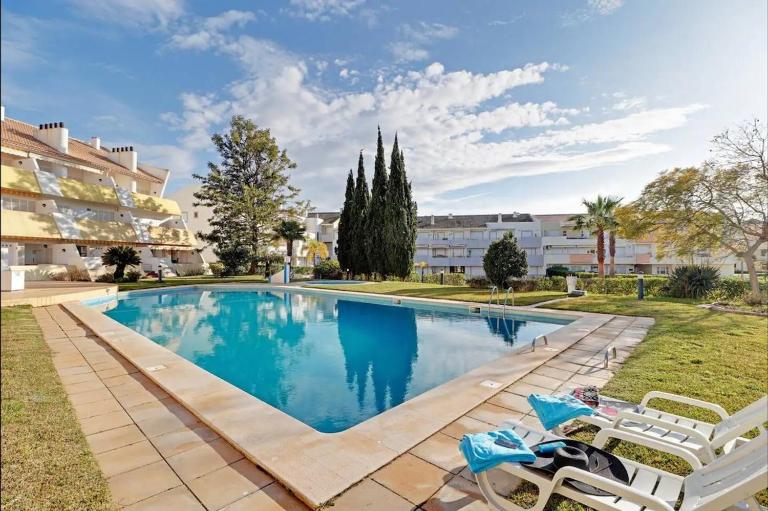 Marina Family Duplex with Pool - B&B Quarteira