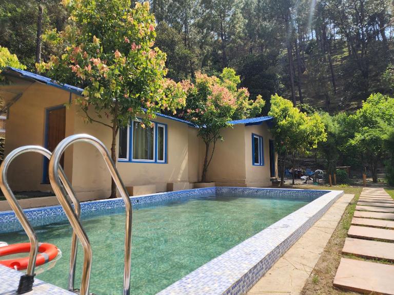 Pine Valley Binsar - Bed and Breakfast Binsar