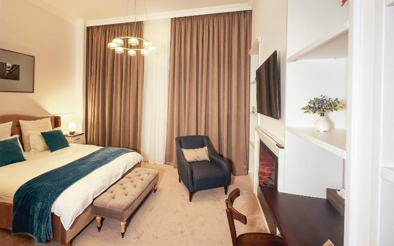 Weiss Central Boutique - B&B Braşov