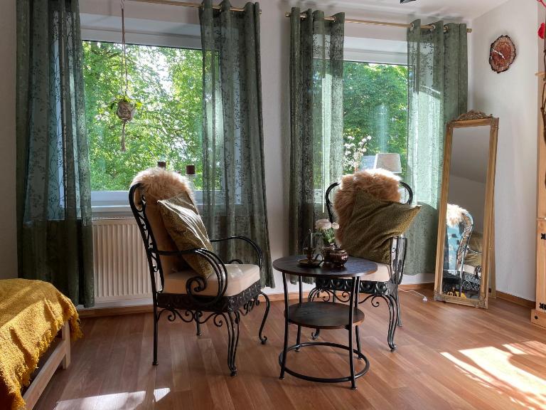 Die Dorfstube - gemütliche und ruhige Zimmer in Ortsrandlage - Bed and Breakfast Alt Schönau