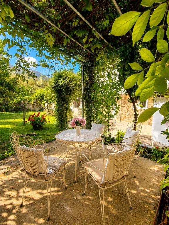 Acheron House - Bed and Breakfast Glykí