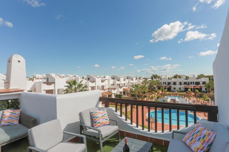 Casa Flores - Rooftop Sunset Terrace Apt, Pool View near Beaches - Ferienwohnung Cala d'Or