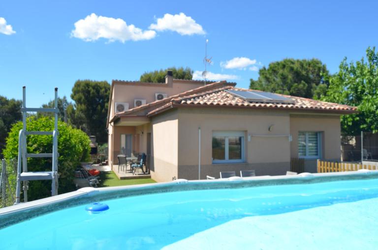 Casa Santa Creu - Private family villa in nature - B&B Piera