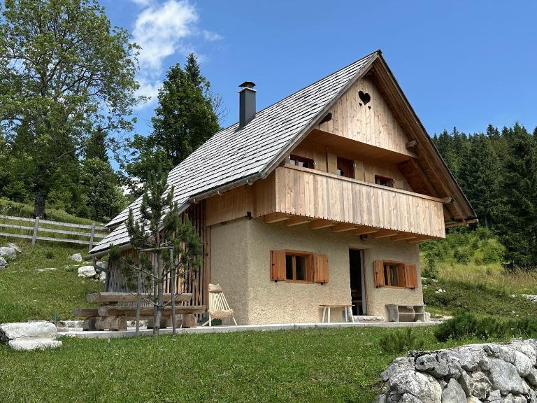 Cabin Praprotnica Pokljuka - Bed and Breakfast Srednja vas v Bohinju