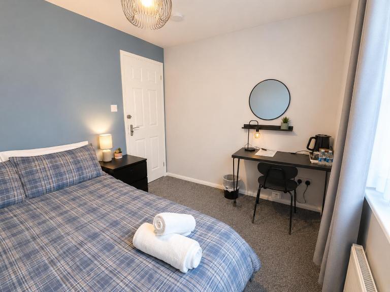 Cosy Double Room Near Cardiff Bay Waterfront - B&B Cardiff