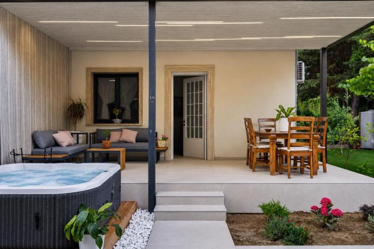 The Pine Grove Villa - B&B Golem