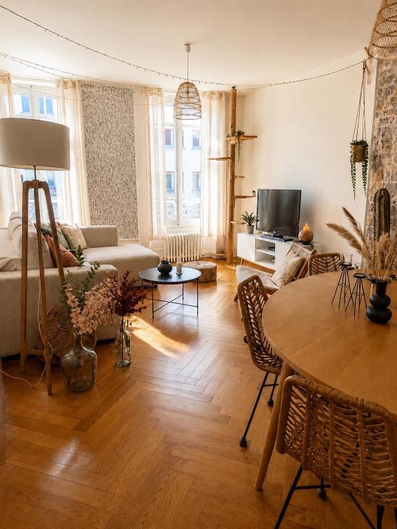 Appartement - Douceur du Jura - - B&B Lons-le-Saunier
